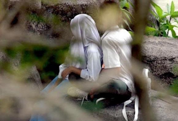 Gaya Pacaran Remaja Kian Bebas, Edukasi Seks jadi Hal Mendesak