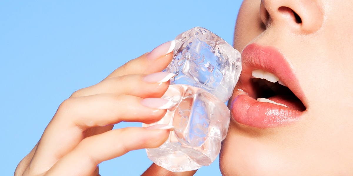 5 Manfaat Es Batu untuk Kesehatan dan Kecantikan Wajah