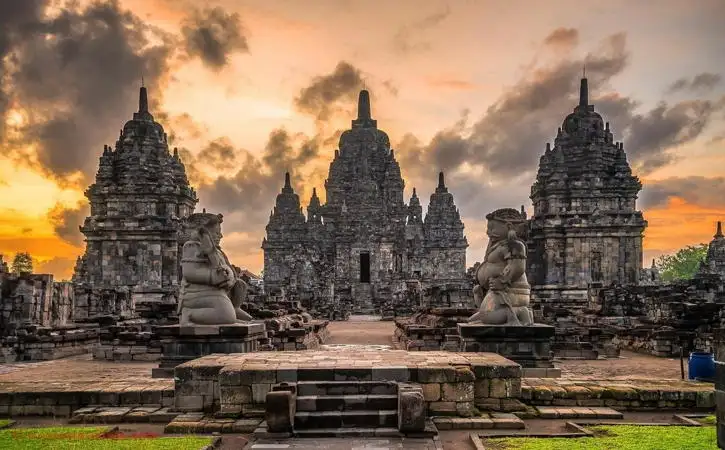 Selain Borobudur dan Prambanan, Ini Deretan Candi Menakjubkan di Indonesia