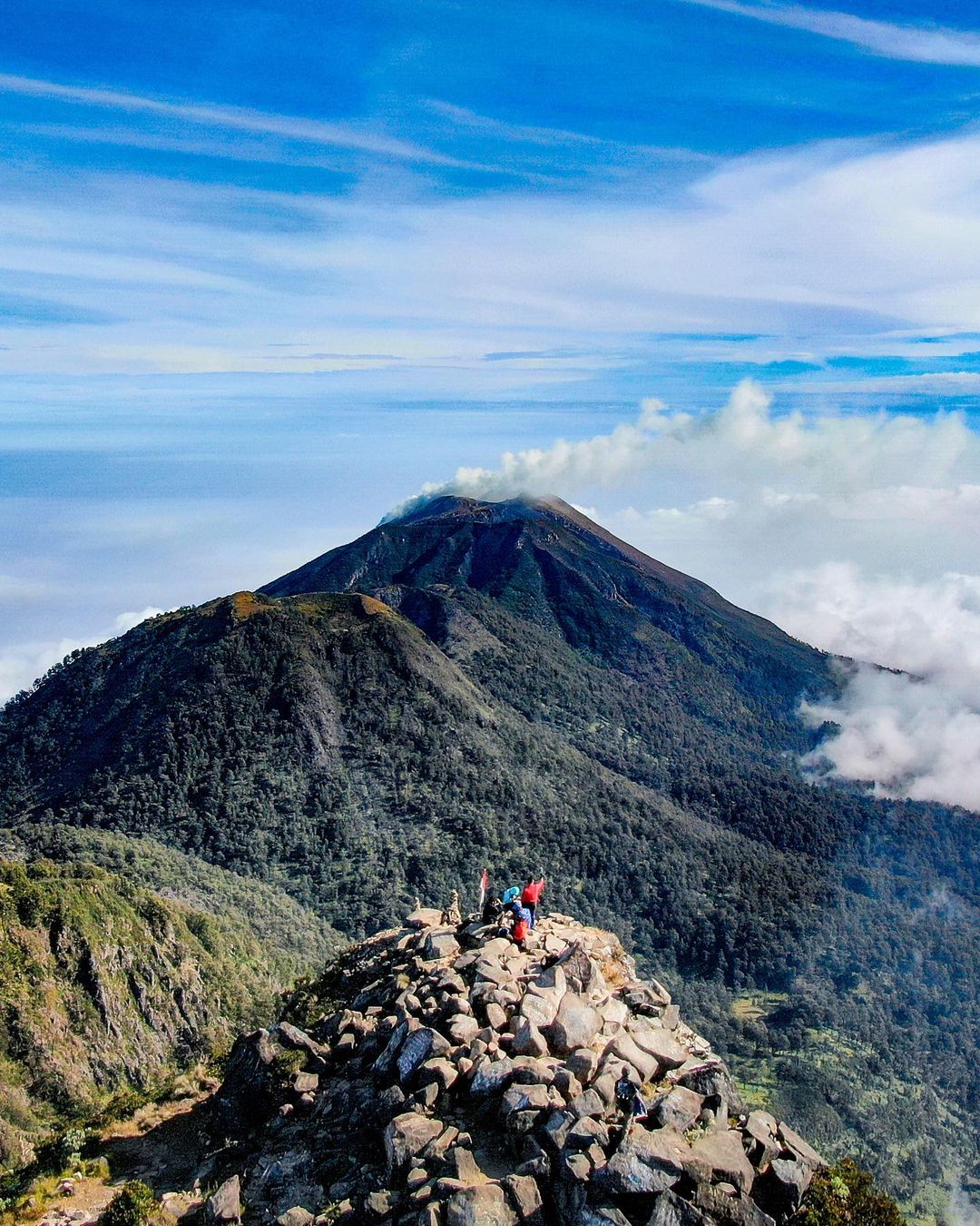 Legenda dan Misteri Dibalik Keindahan Gunung Arjuno