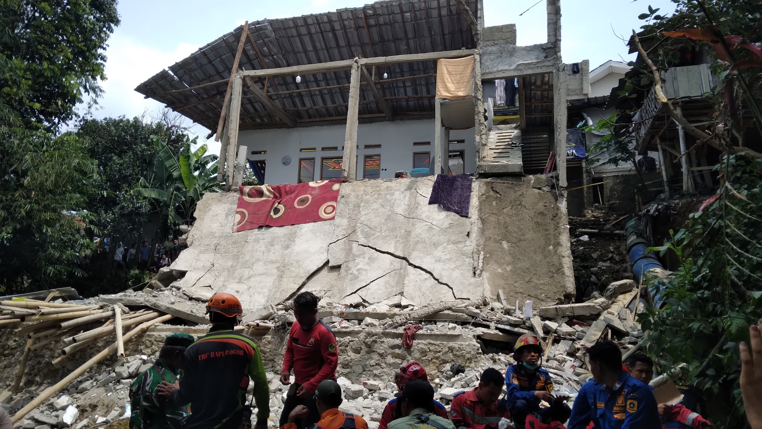 Pemkab Bogor Tanggung Semua Biaya Perawatan Korban Majis Taklim Ambruk