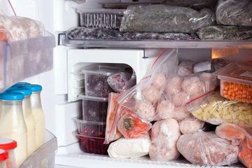 7 Jenis Makanan yang Sebaiknya Tidak Disimpan di Freezer