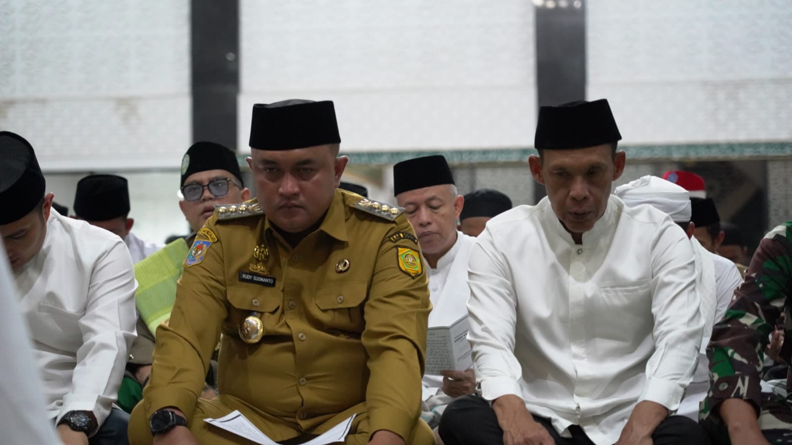 Bupati Rudy Ajak Warga Jaga Kedamaian Kabupaten Bogor Melalui Istigosah dan Doa Bersama