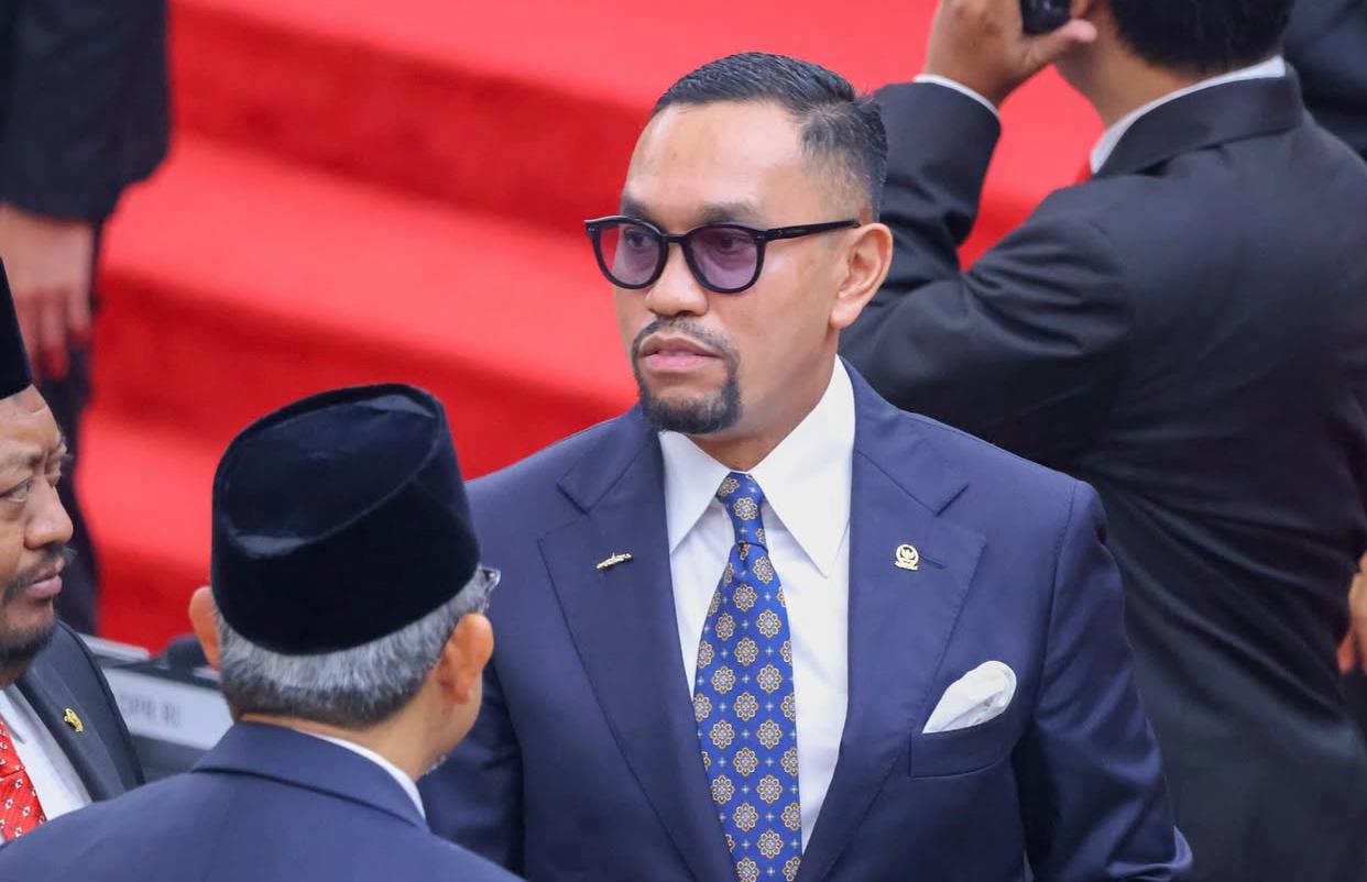 Ahmad Sahroni Kabur ke Singapura? Foto di Bandara Usai Dicopot dari Kursi DPR Bikin Heboh Warganet