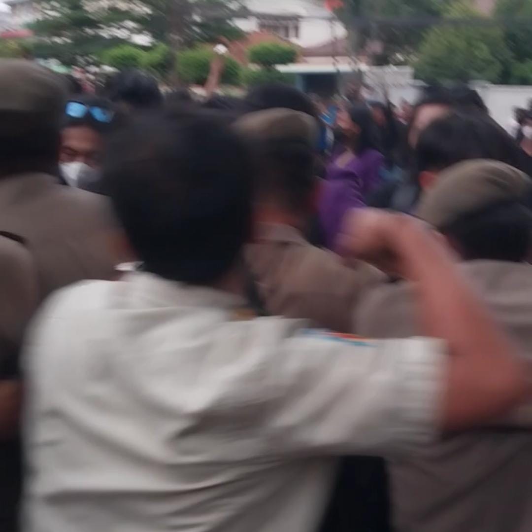 Satpol PP Bogor Nonaktifkan Anggota Pemukul Demonstran Selama Tiga Bulan