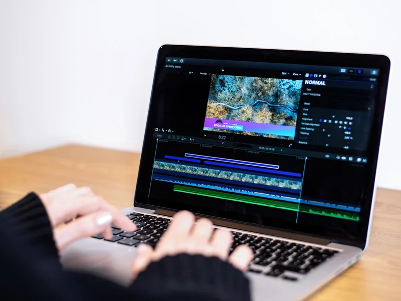 6 Aplikasi Pengedit Video Terbaik untuk Ponsel dan PC