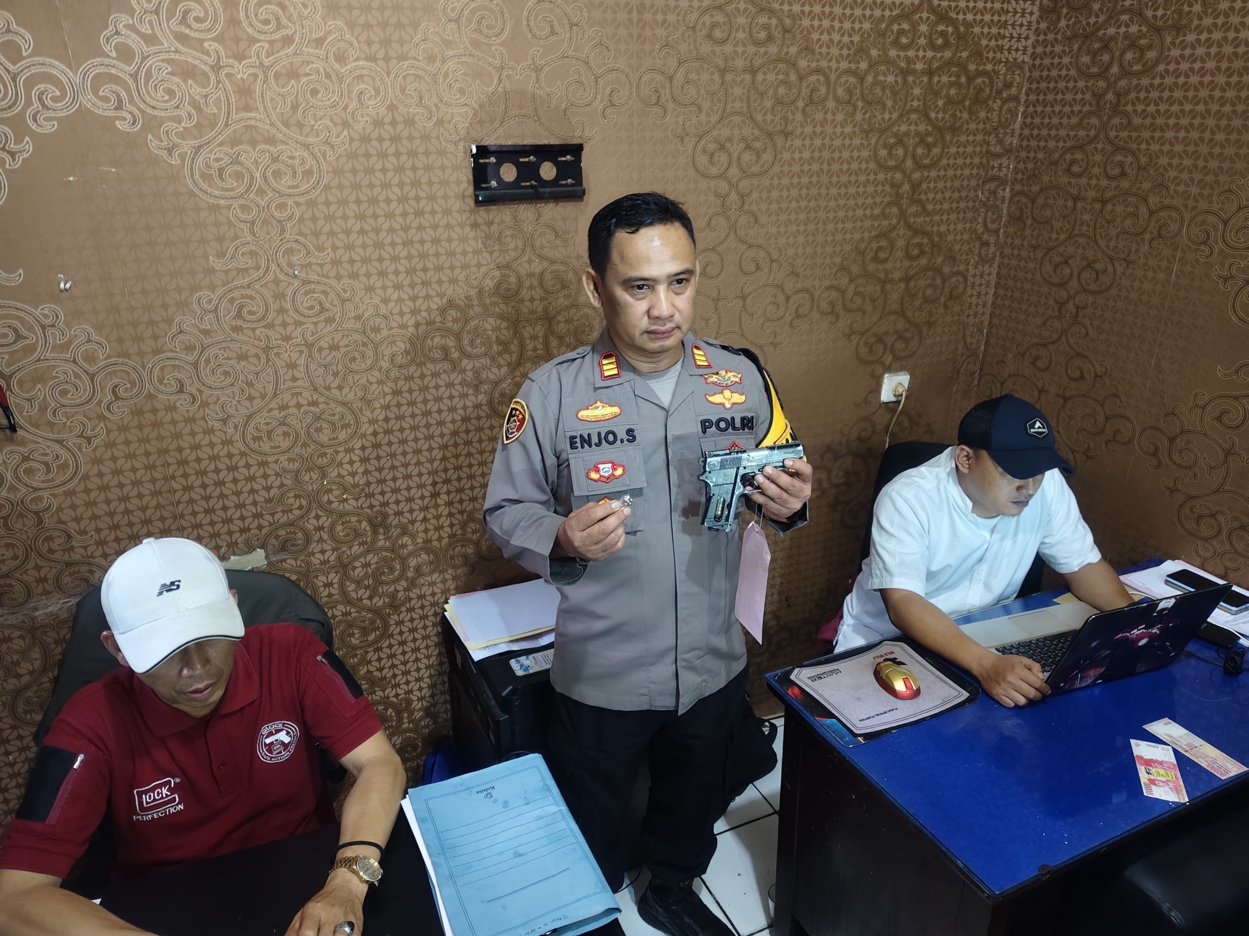 Dendam Sejak Lama, Pemuda di Bogor Tembak Rekan Kerja 