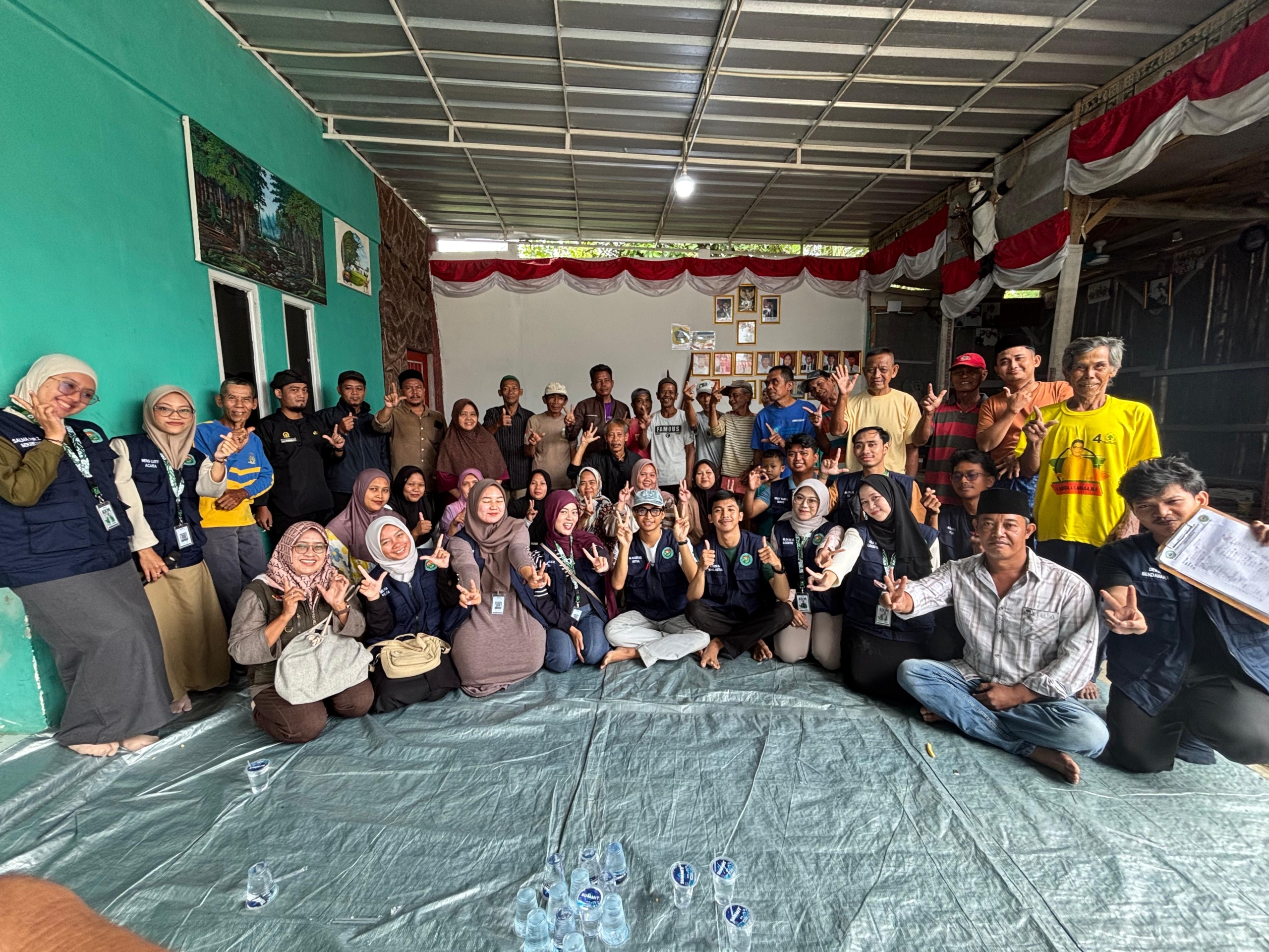 Mahasiswa KKM IUQI Bogor Dorong Ketahanan Pangan Lewat Program ‘Pekarangan Gizi Keluarga’ di Desa Sadeng Kolot