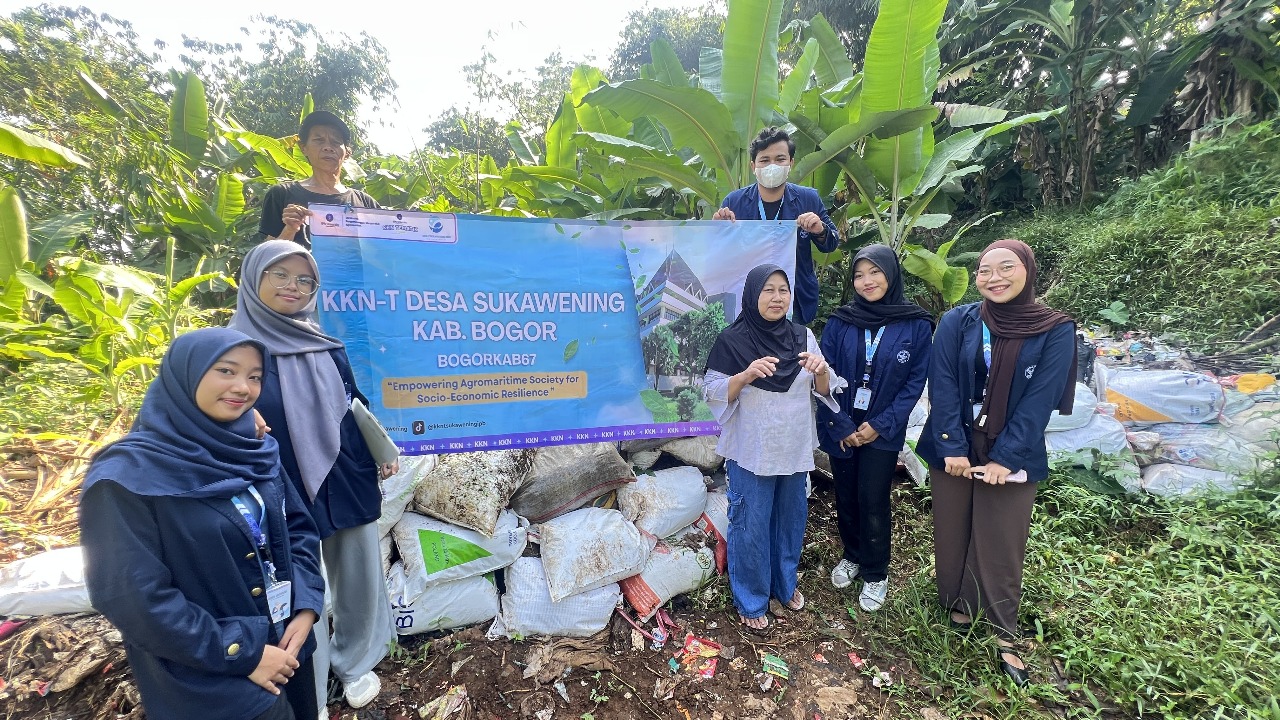 Dari Sungai ke Sekolah: Mahasiswa IPB Sulap Sampah Plastik Jadi Pojok Baca