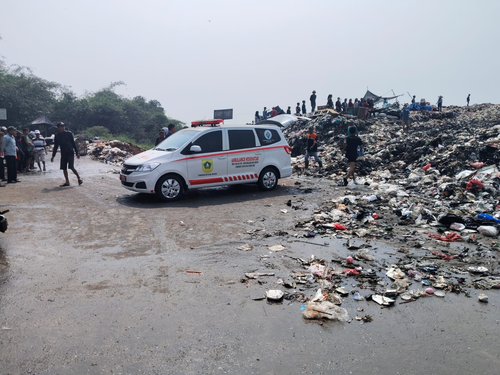 TPAS Galuga Longsor, Operator Alat Berat Tewas Tertimbun 