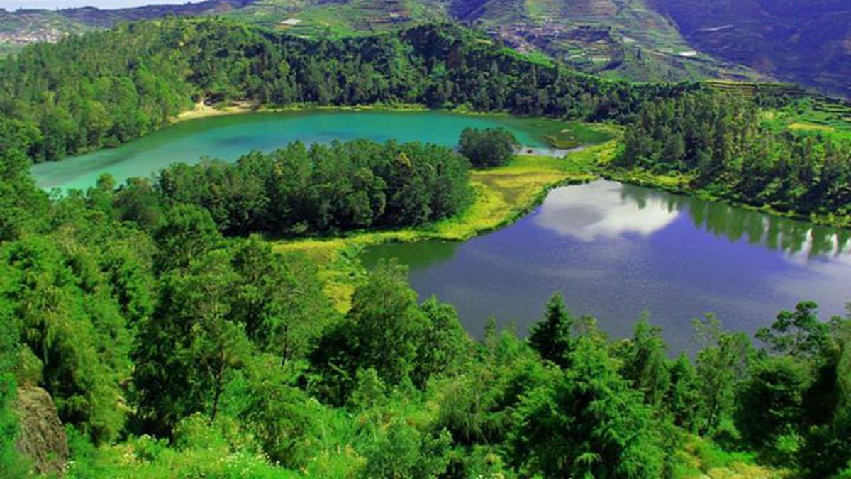 Telaga Warna Dieng, Wisata Alam di Wonosobo Paling Legendaris