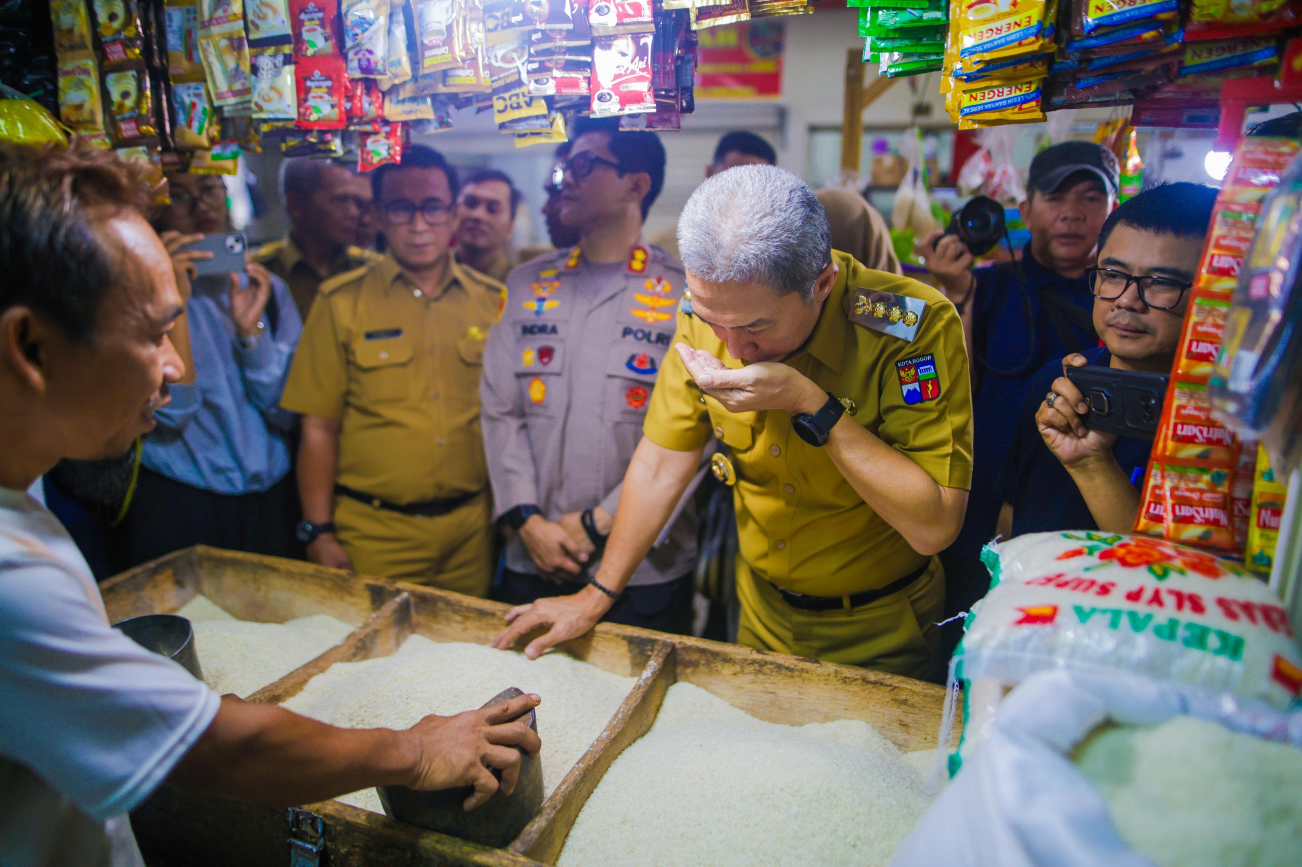 Dedie Rachim Pastikan Beras di Pasar Gembrong Bebas dari Oplosan