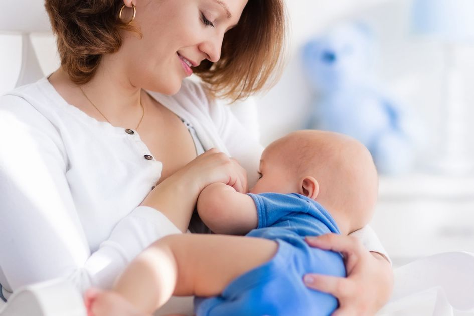 Vitamin Pelancar ASI dan Manfaat Lainnya untuk Ibu Menyusui