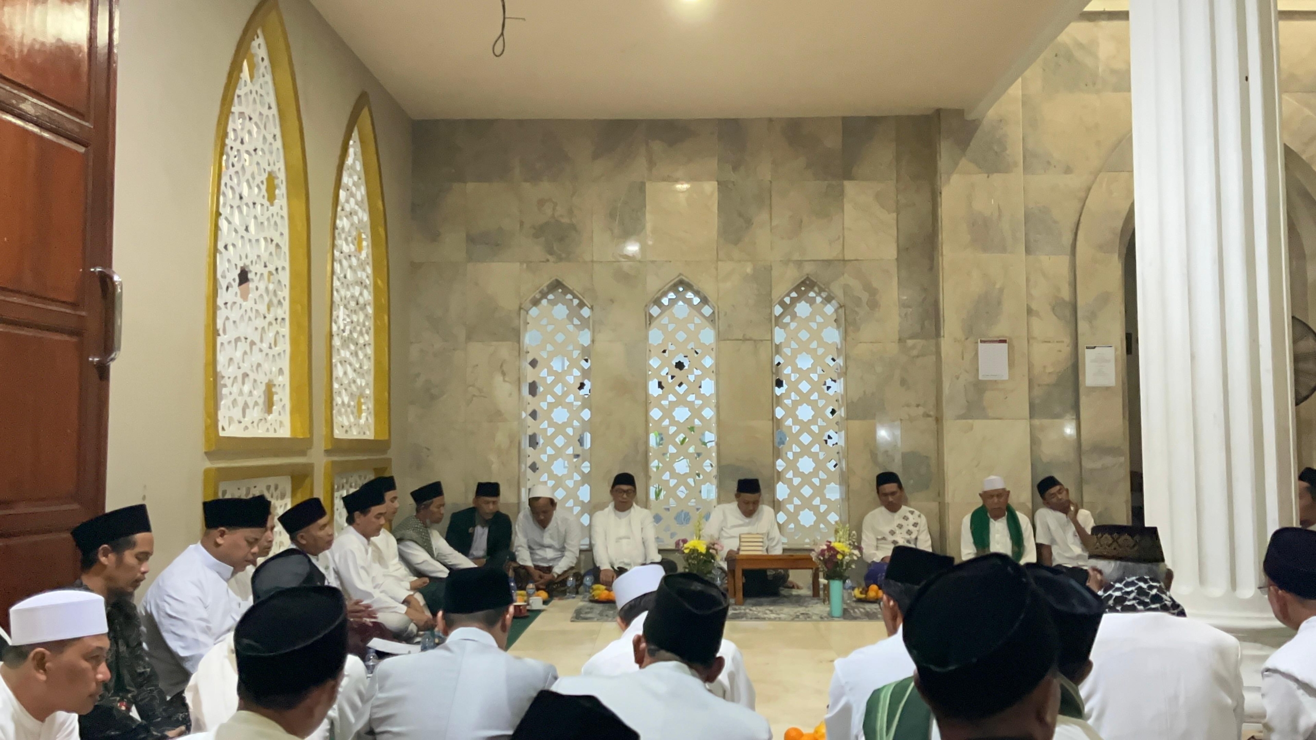 Gus Abdul Somad Ajak Warga NU Teladani Semangat Perjuangan KH Abdurrahim Sanusi