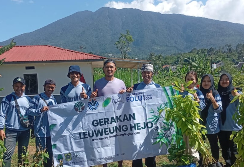 Aban Sudrajat Ajak Pemuda Cigombong Jaga Alam Lewat Gerakan Leweung Hejo