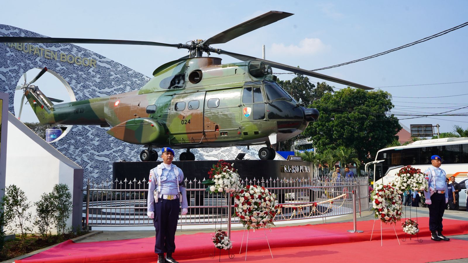 Tugu Helikopter Puma S.A-330 Kabupaten Bogor Ternyata Pertama di Dunia