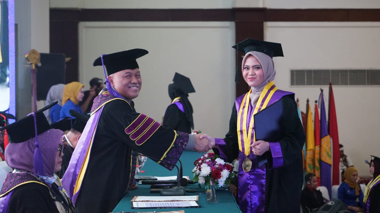 Universitas Pakuan Wisuda 797 Lulusan, Cetak Prestasi dan Inovasi di Tahun 2025