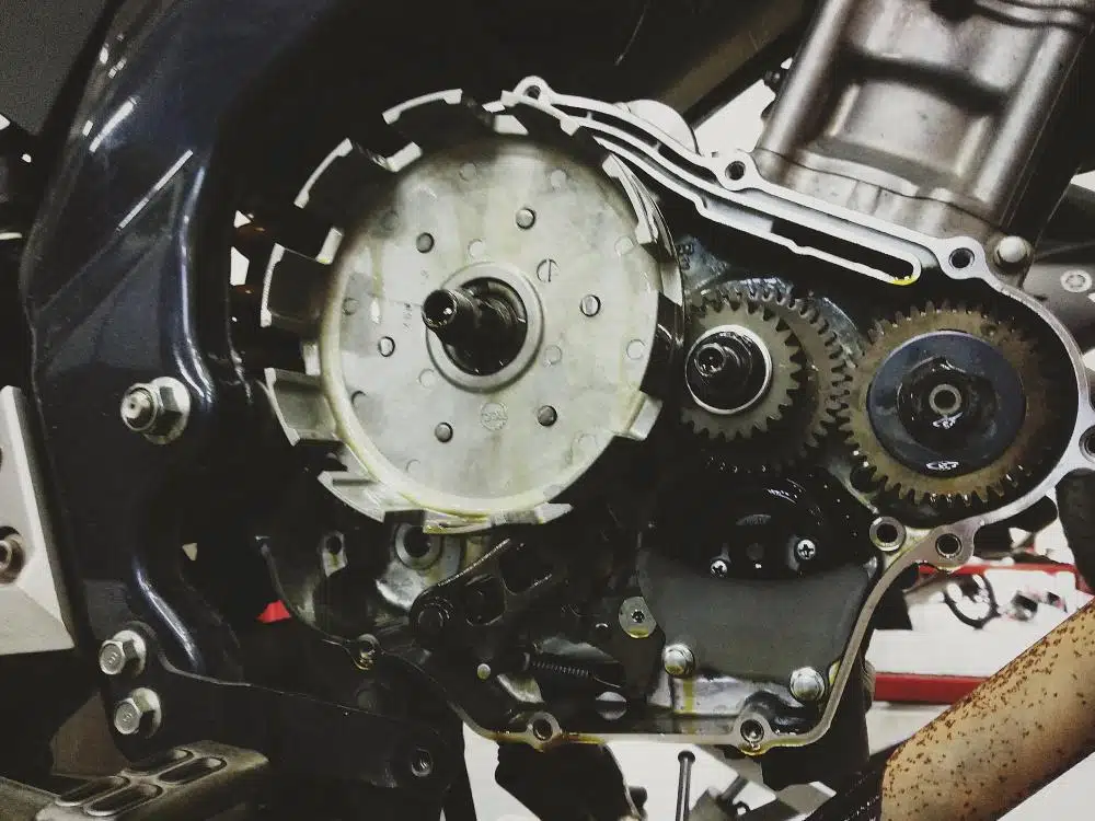 Cara Merawat Motor Kopling Agar Awet dan Nyaman Dikendarai