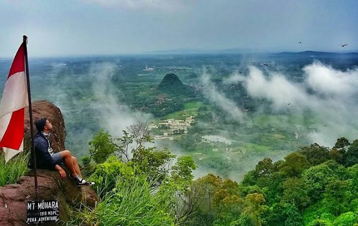 Misteri Jejak Kaki Si Kabayan di Gunung Munara Rumpin Bogor