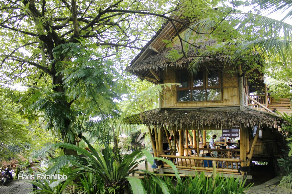 Bukit Air Resto, Tempat Makan di Bogor Dengan Pemandangan Sawah