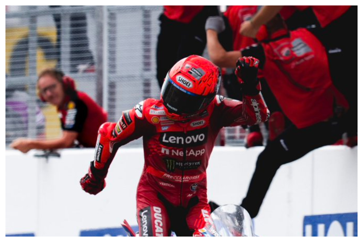 Viral Marc Marquez Rayakan Kemenangan MotoGP Jerman ala Dika Pacu Jalur, Aura Farming Mendunia!