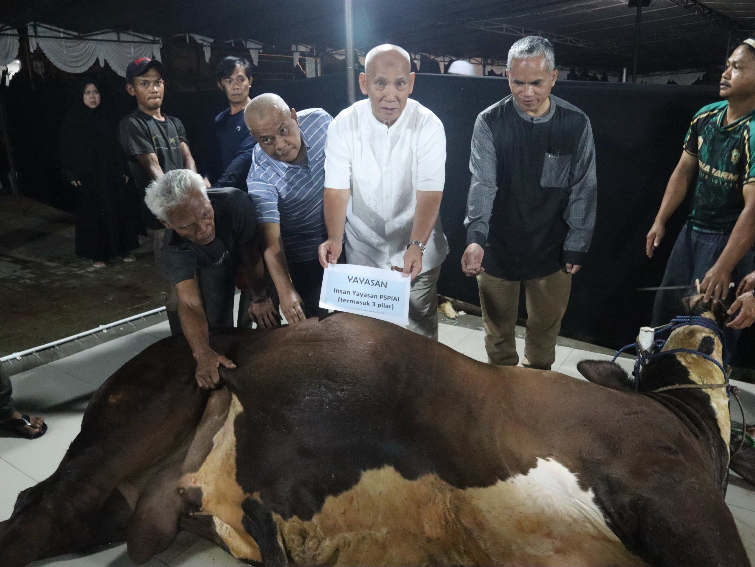 UNIDA dan YPSPIAI Salurkan 3.000 Paket Daging Kurban 