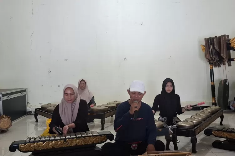 Hidupkan Pelestarian Seni Budaya Sunda, Sanggar di Desa Sukamanah Bogor Diaktifkan