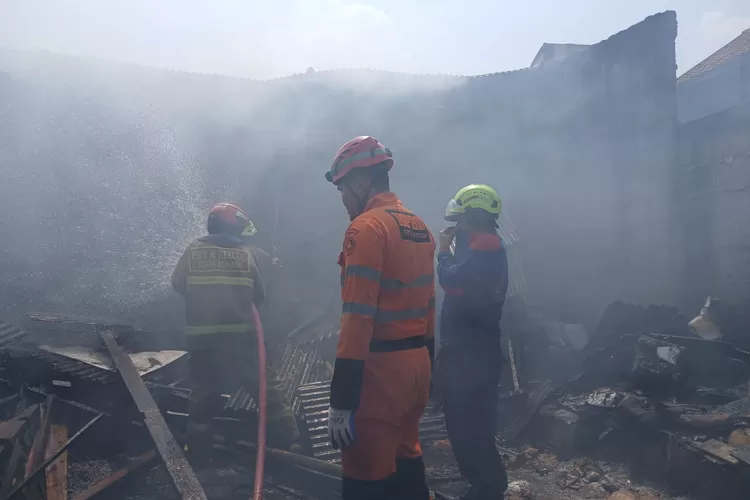 Kebakaran Pabrik Kerupuk di Tanah Sareal Bogor, 7 Unit Pemadam Dikerahkan