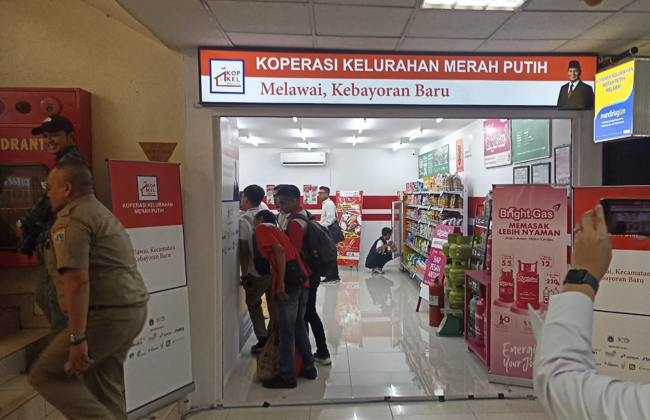 Renternir Versus Unit Simpan Pinjam Koperasi Merah Putih