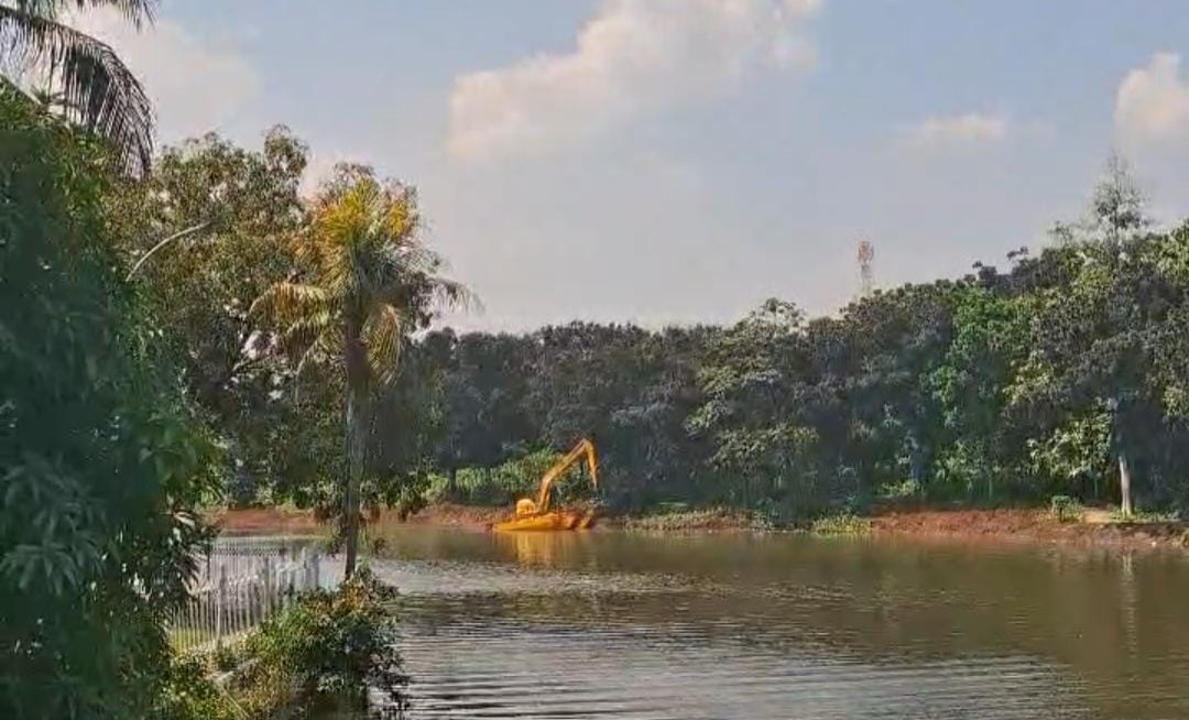 Pemkab Bogor Alokasikan Rp 4,7 Miliar untuk Eskavator Amfibi, Ini Fungsinya !