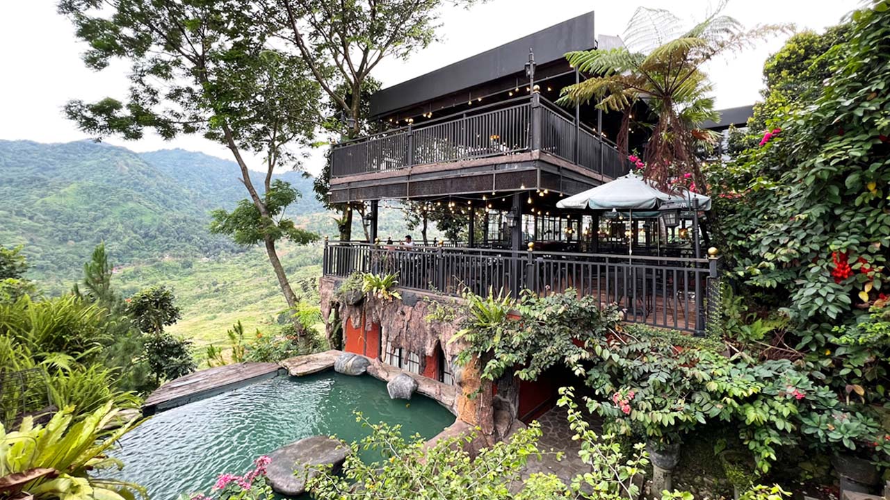 Cuma Ada Di Bogor 7 Kafe Outdoor Dengan View Pegunungan