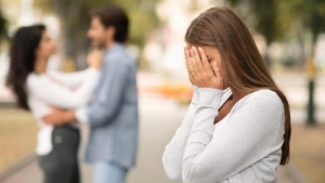 9 Cara Menghadapi Pasangan yang Suka Selingkuh
