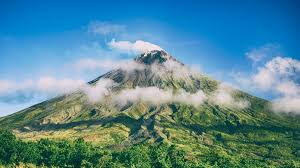 5 Fakta Menarik Gunung Salak, Terkenal Keangkerannya!