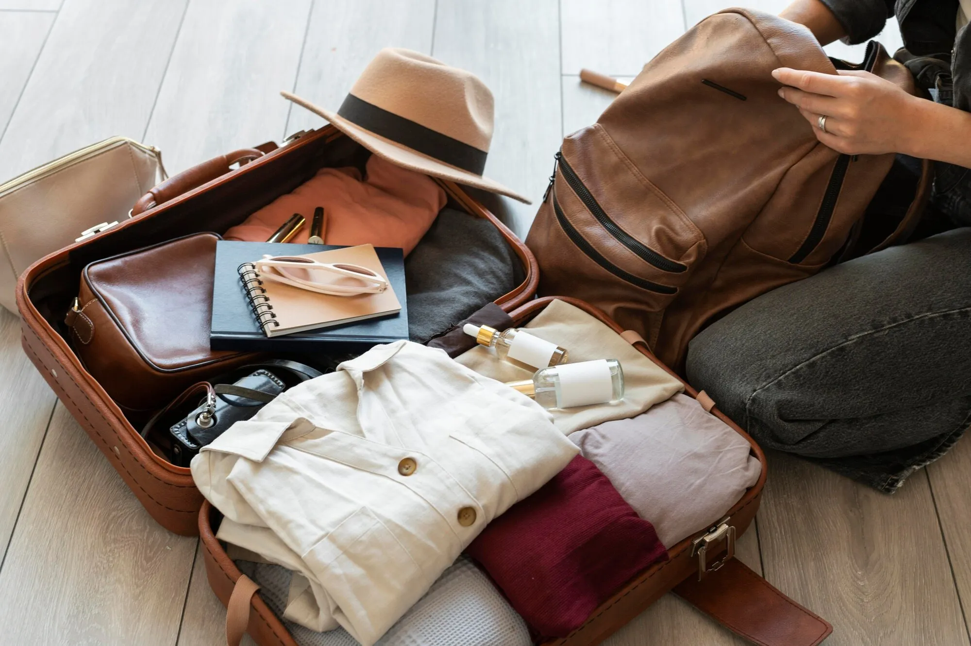 10 Barang Penting yang Harus Ada di Koper Sebelum Berwisata