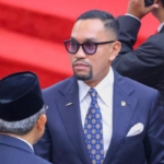Ahmad Sahroni Kabur ke Singapura? Foto di Bandara Usai Dicopot dari Kursi DPR Bikin Heboh Warganet