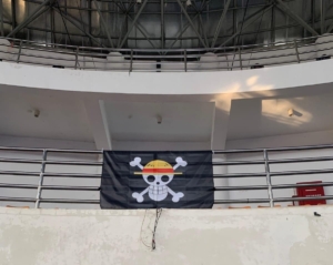 Bendera One Piece Terpasang di Gor Laga Satria Kabupaten Bogor