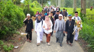 Festival Rebo Wekasan di Desa Tugu Selatan Meriah, Ribuan Warga Ikut Arak-Arakan