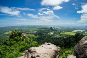 Gunung Munara, Bukit Penuh Legenda dan Situs Sakral di Bogor
