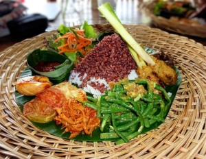10 Makanan Legendaris dari Berbagai Pulau di Indonesia yang Wajib Dicoba