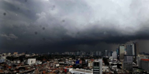 Mengapa Awan Berubah Gelap Saat Mendung? Ini Penjelasan Ilmiahnya