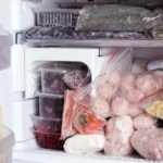7 Jenis Makanan yang Sebaiknya Tidak Disimpan di Freezer