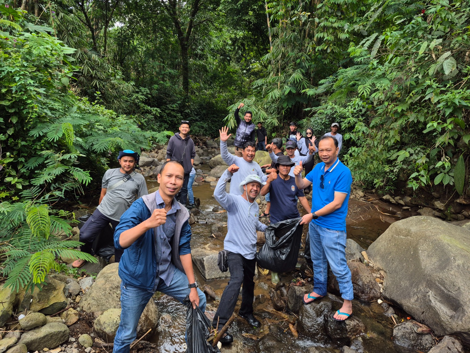 World Cleanup Day, PT BAP Tanam Harapan Lewat 1.000 Bibit Pohon di Puncak