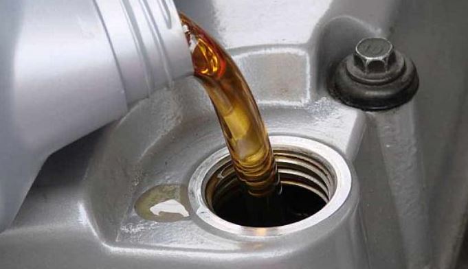 Mengapa Oli Mesin Harus Diganti Rutin? Ini Fakta yang Perlu Anda Tahu