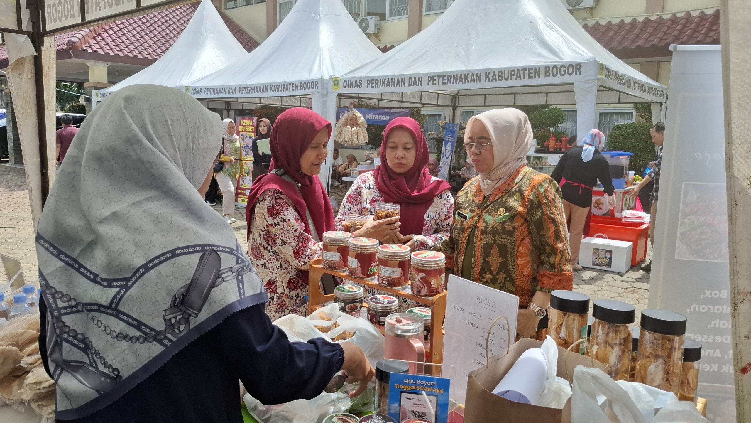 Promosikan Produk Hasil Binaan, Diskanak Kabupaten Bogor Gelar Bazar UMKM
