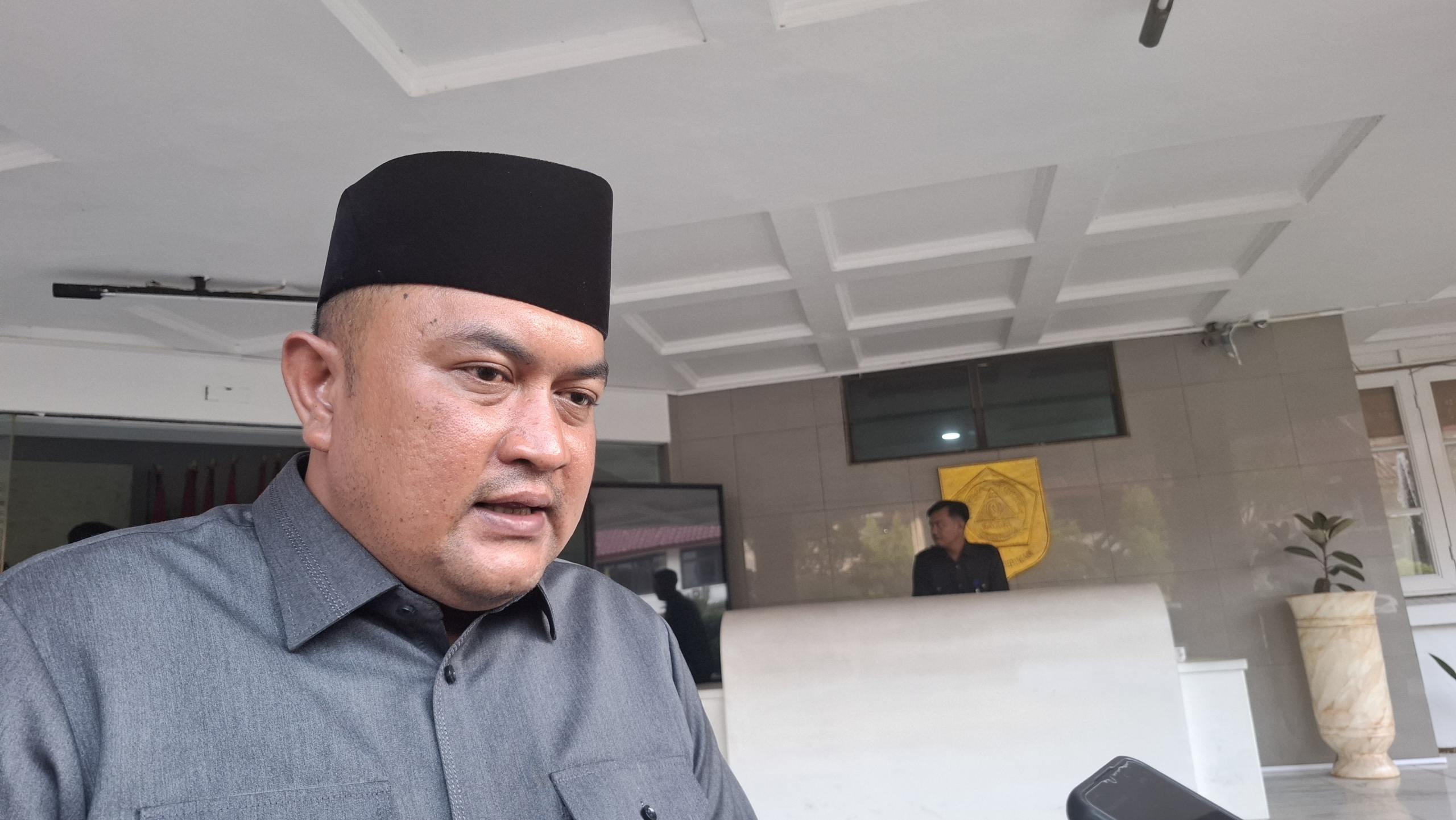 Bupati Rudy Susmanto Anggarkan Beasiswa dan UHC 100% untuk Warga Bogor Mulai 2026