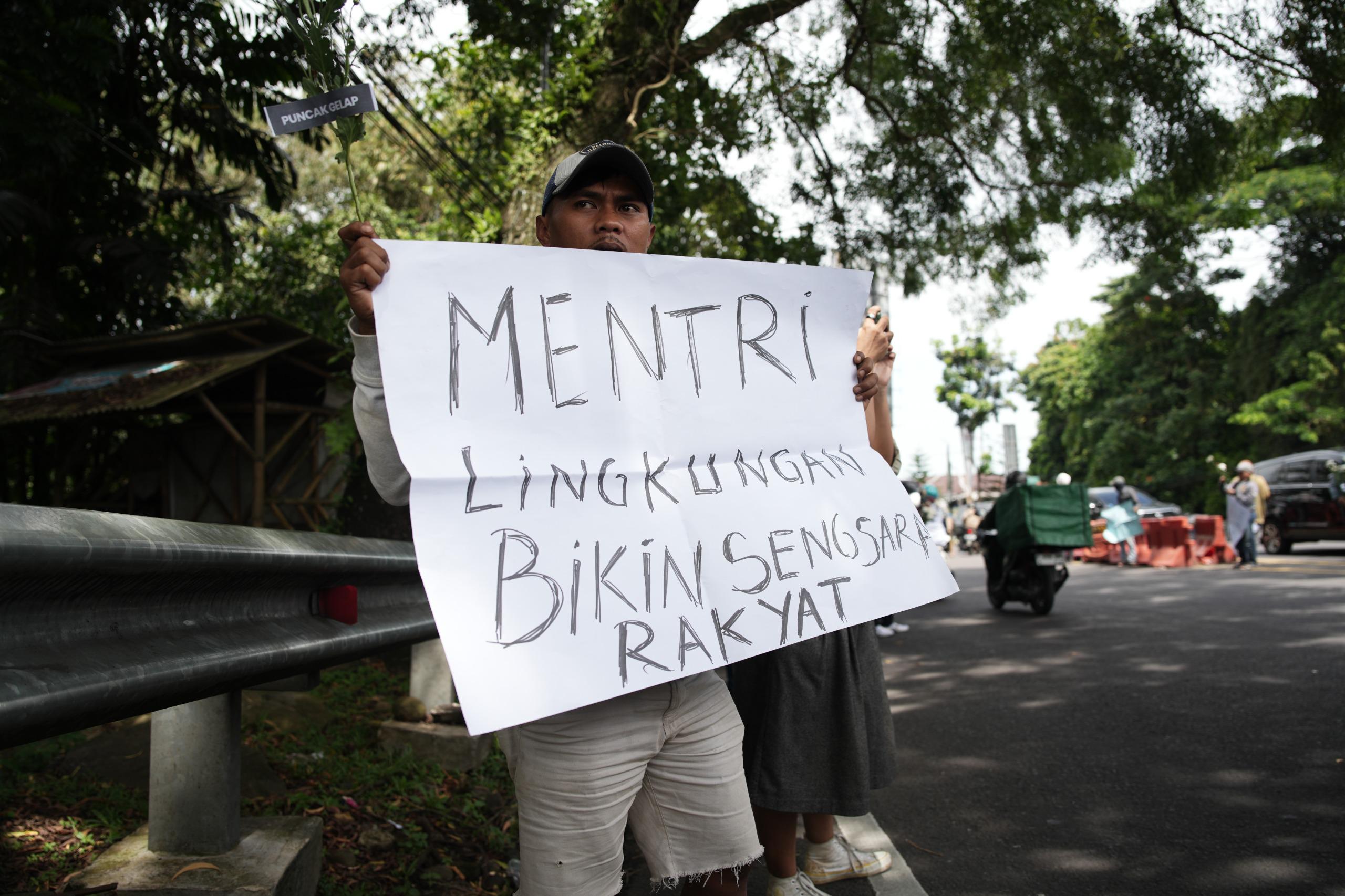 Menteri LH Diduga Kabur dari Dialog Warga Puncak