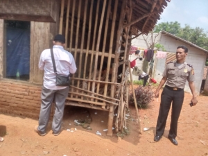 Tak Mampu Biayai Berobat, Wanita ODGJ di Tenjo Tinggal Gubuk Bambu