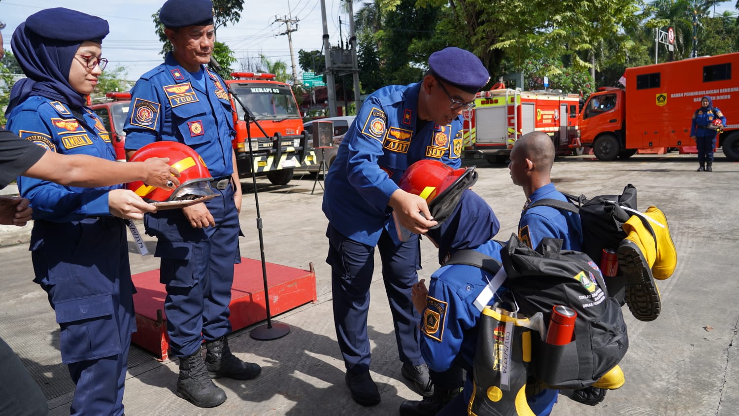 Sekda Ajat Tekankan Cinta Profesi dan Daerah Saat Buka Latsar Pemadam Kebakaran