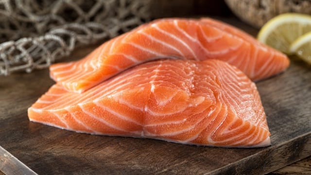 Ikan Salmon: Beragam Manfaat dan Kandungan Nutrisi bagi Tubuh