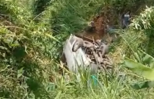 Mobil Elf Rombongan Besan Masuk Jurang di Lampung, 2 Tewas dan 8 Luka-luka